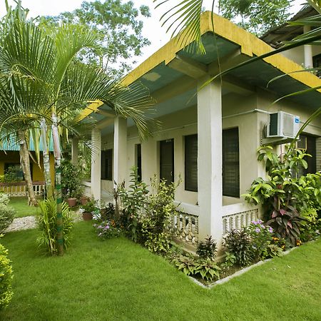 Sauraha Nana Hotel Eksteriør billede
