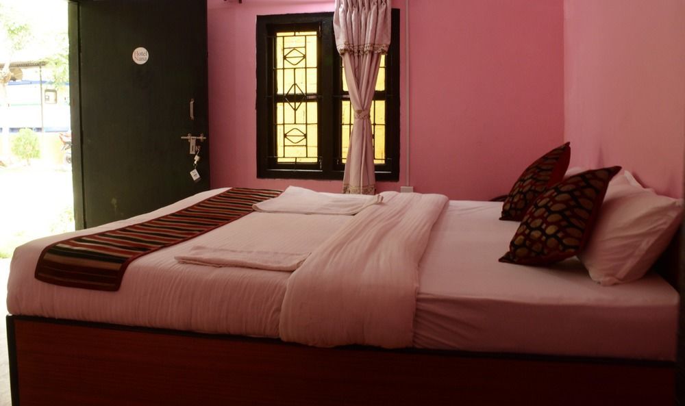 Sauraha Nana Hotel Eksteriør billede