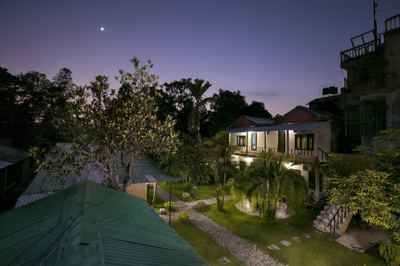 Sauraha Nana Hotel Eksteriør billede