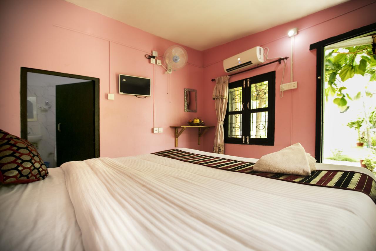 Sauraha Nana Hotel Eksteriør billede