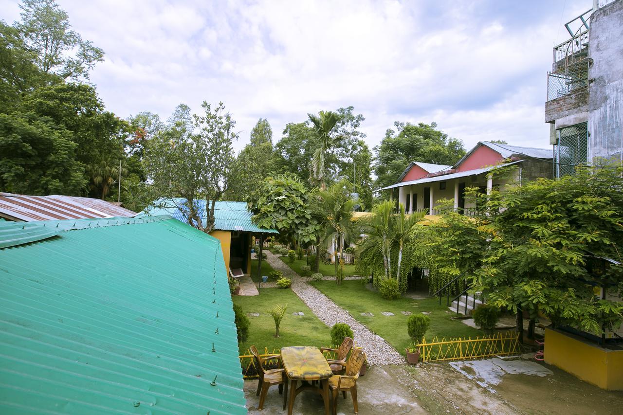 Sauraha Nana Hotel Eksteriør billede