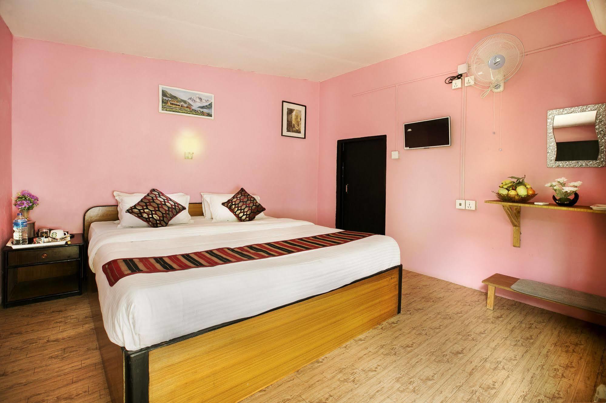 Sauraha Nana Hotel Eksteriør billede