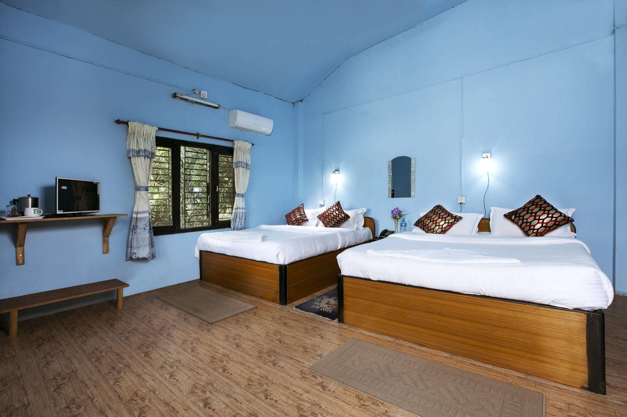 Sauraha Nana Hotel Eksteriør billede