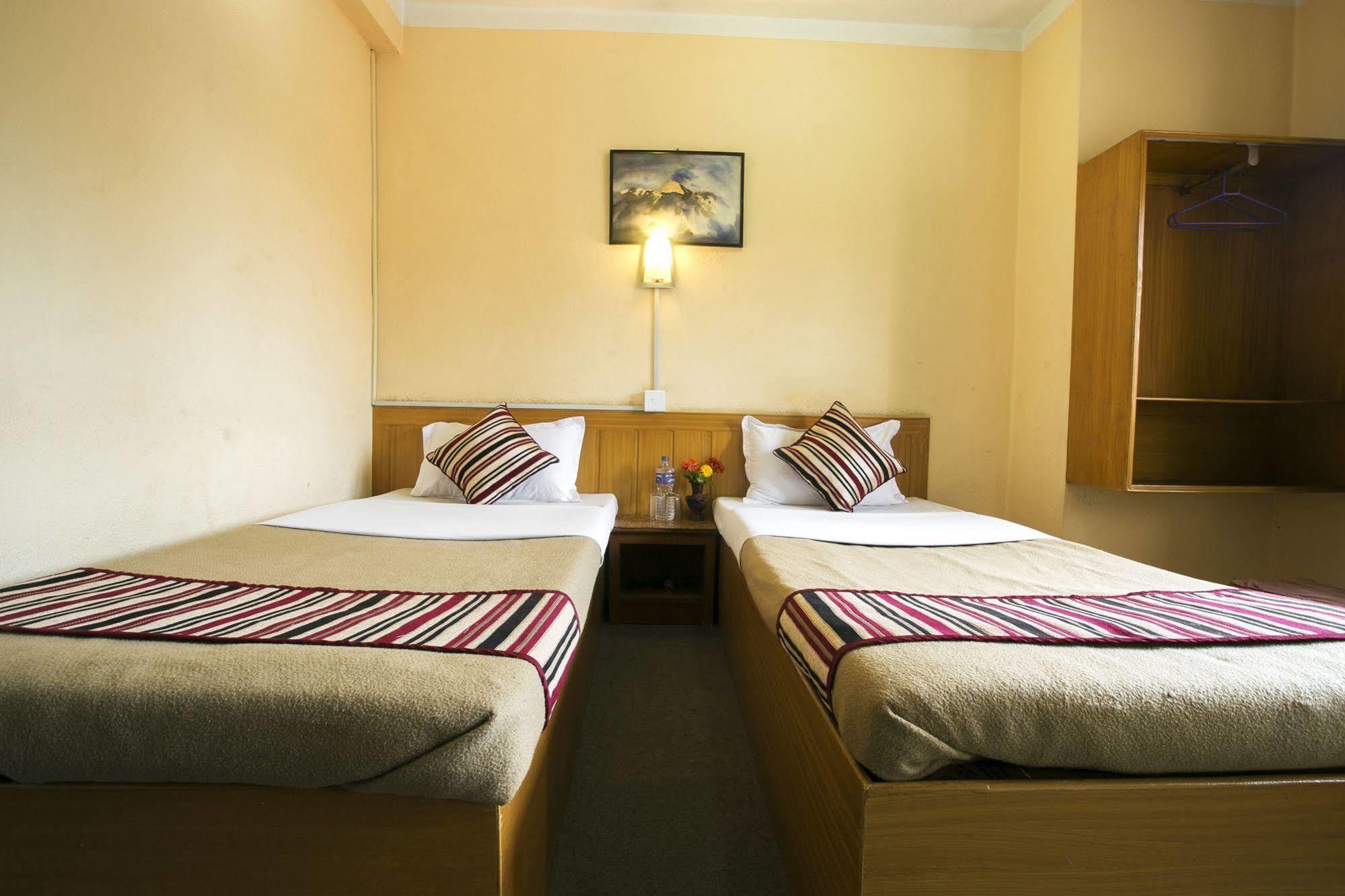 Sauraha Nana Hotel Eksteriør billede