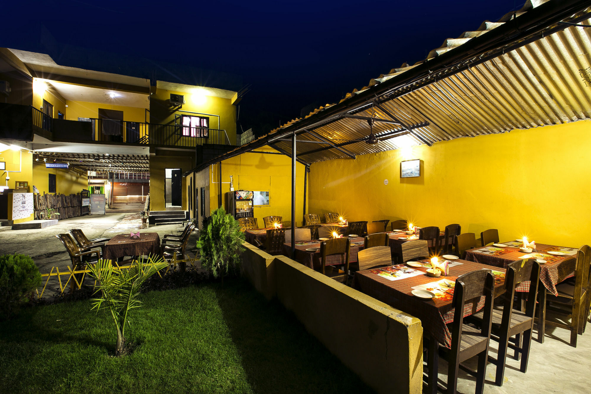 Sauraha Nana Hotel Eksteriør billede